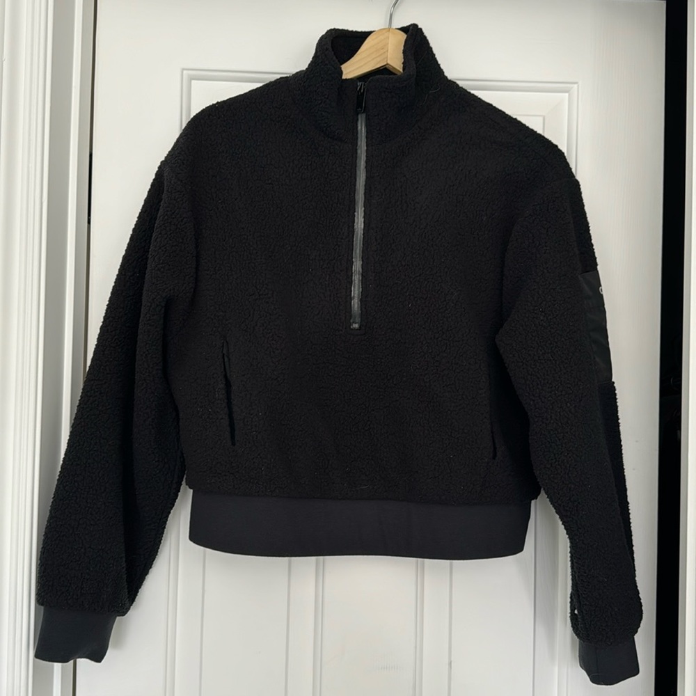 Alo Yoga womens cropped sweatshirt